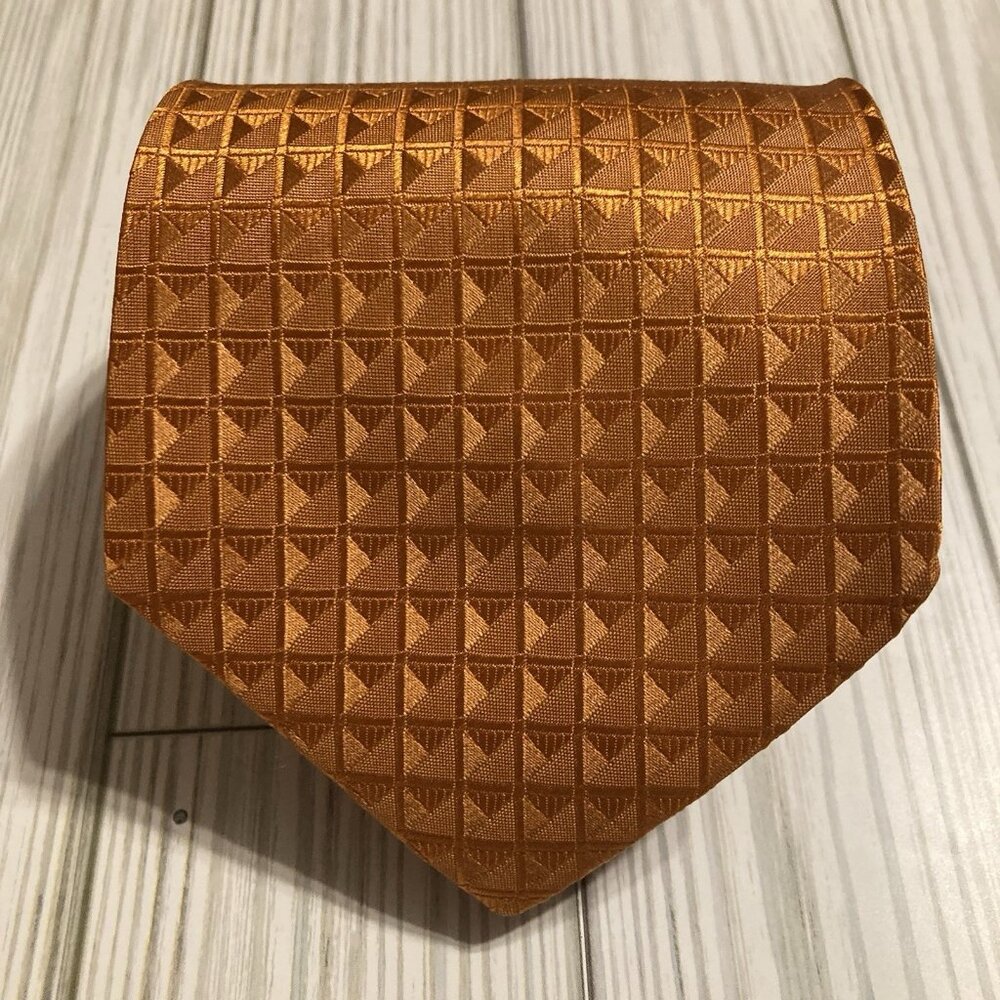 ROBERT TALBOTT STUDIO MEN'S TIE ORANGE GEOMETRIC DESIGN. MADE IN USA